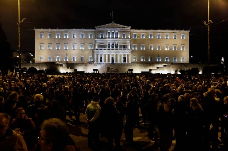 Syntagma people for the government