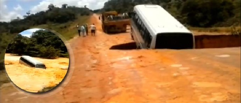 sinkhole brazil bus