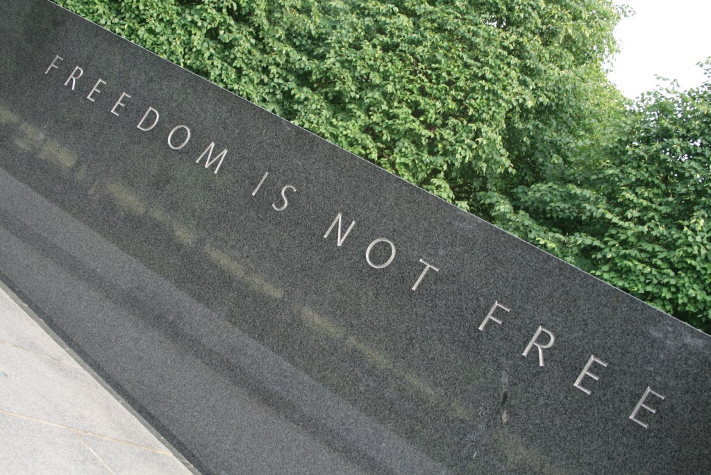 Ελευθερία δεν είναι ελεύθερη
