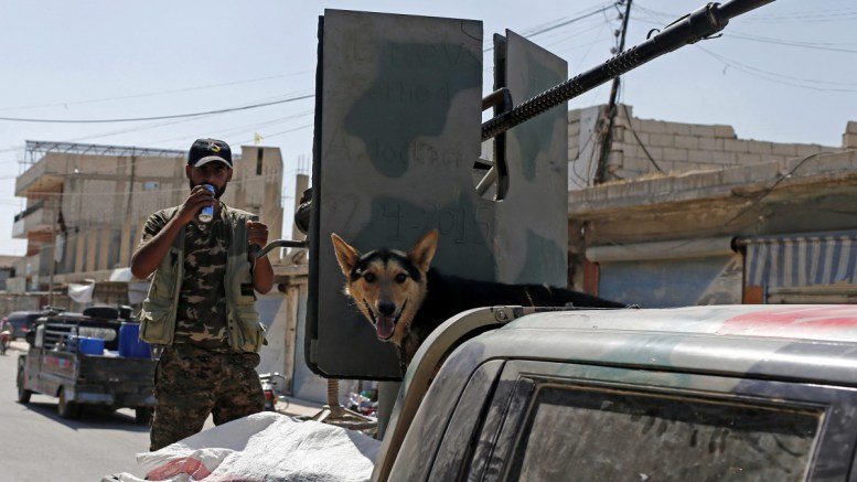 Μέλος του κουρδικού YPG