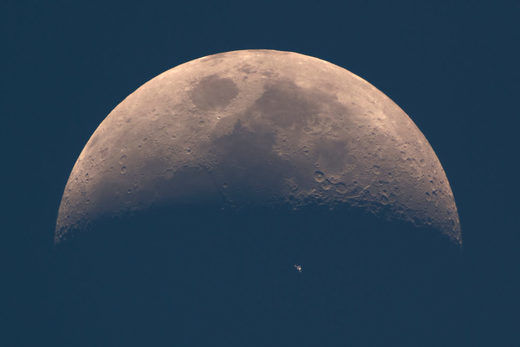 Κάντε κλικ για μεγέθυνση Moon,ISS