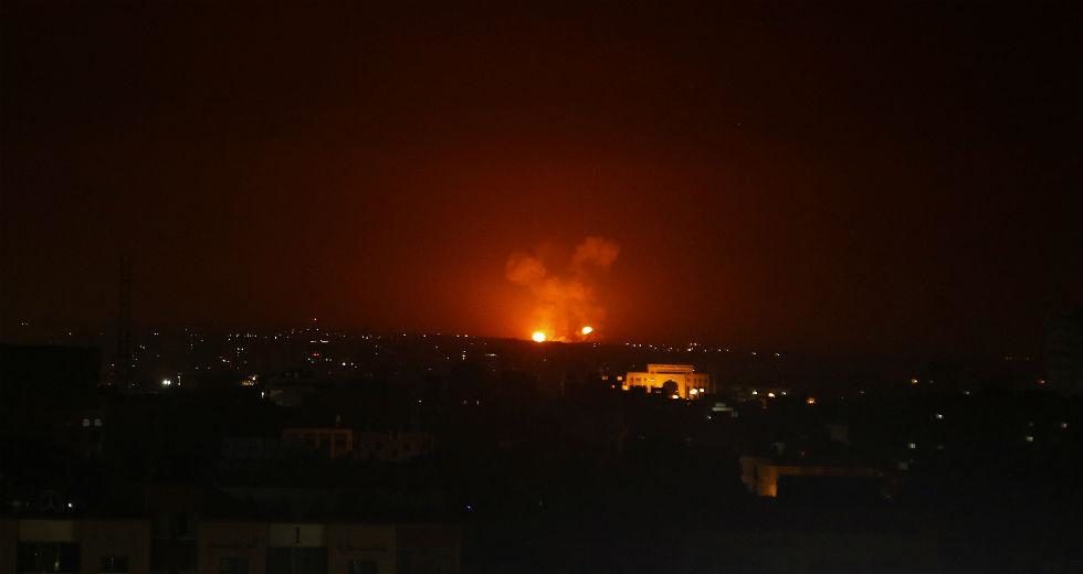Ισραηλινές αεροπορικές επιθέσεις στην πόλη της Γάζας